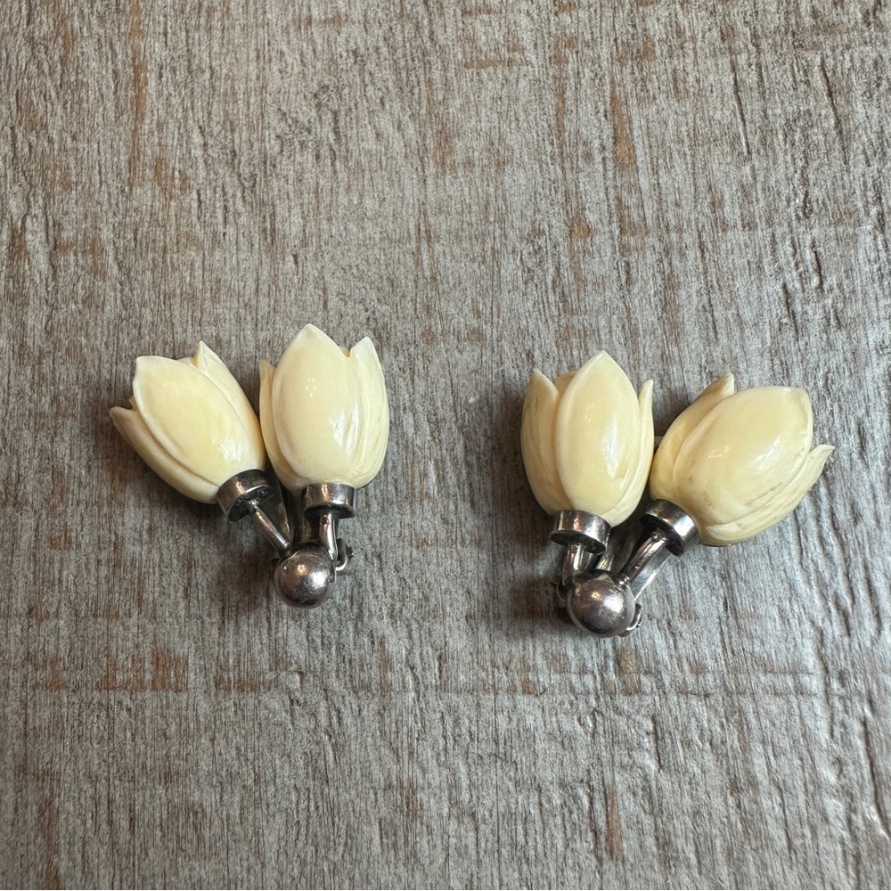 Vintage Sterling Silver Floral Clip On Earrings